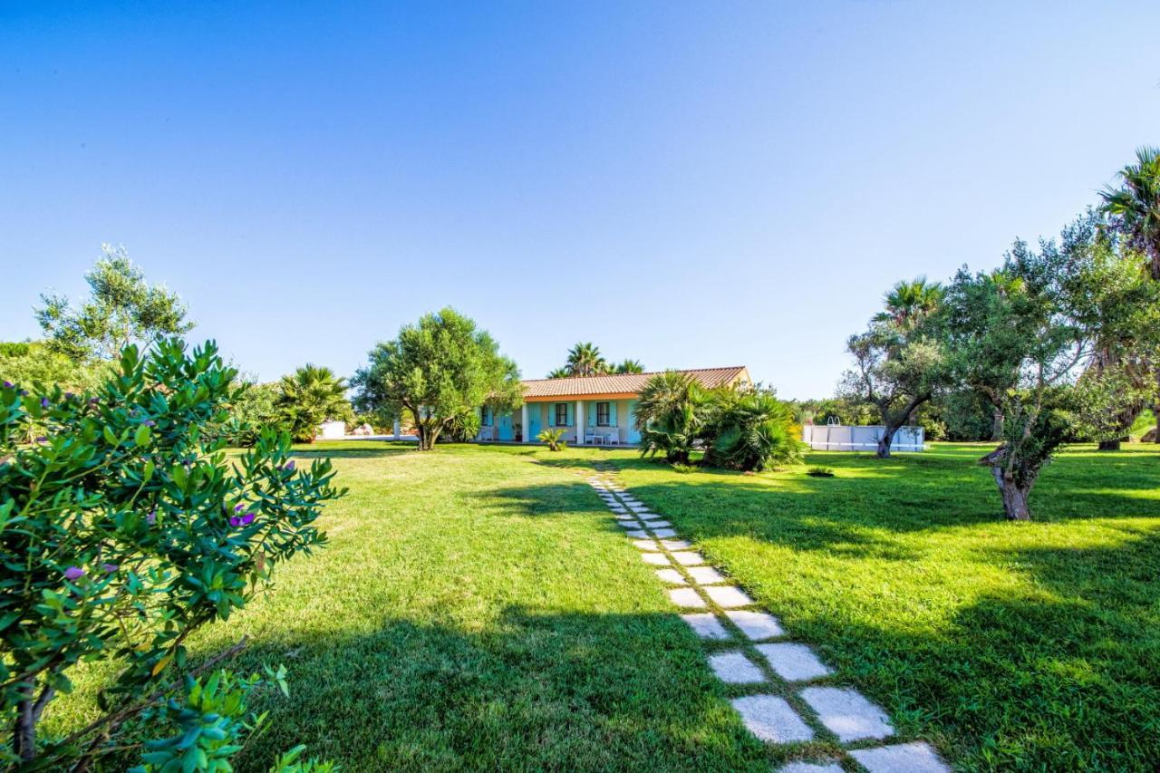 Agriturismo Is Cortillaris 까브라스 외부 사진