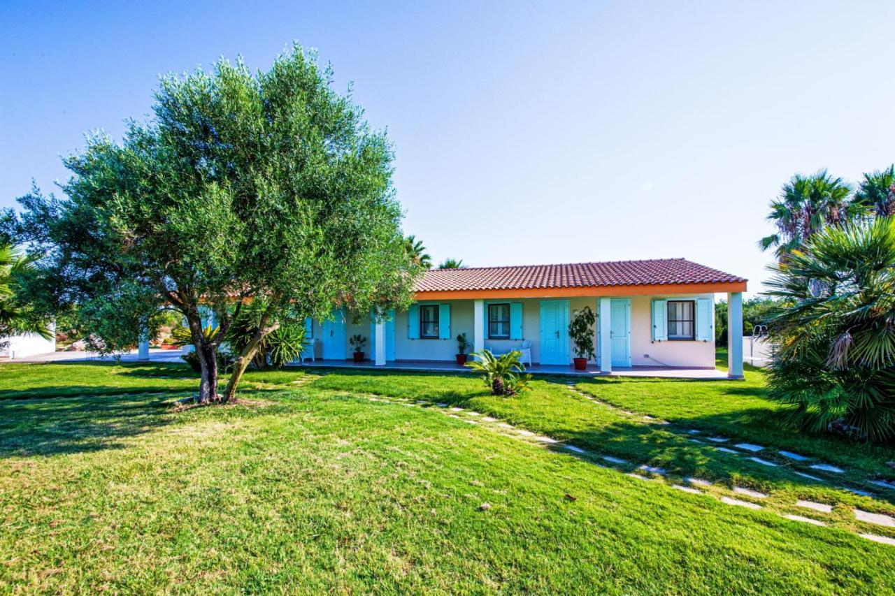 Agriturismo Is Cortillaris 까브라스 외부 사진