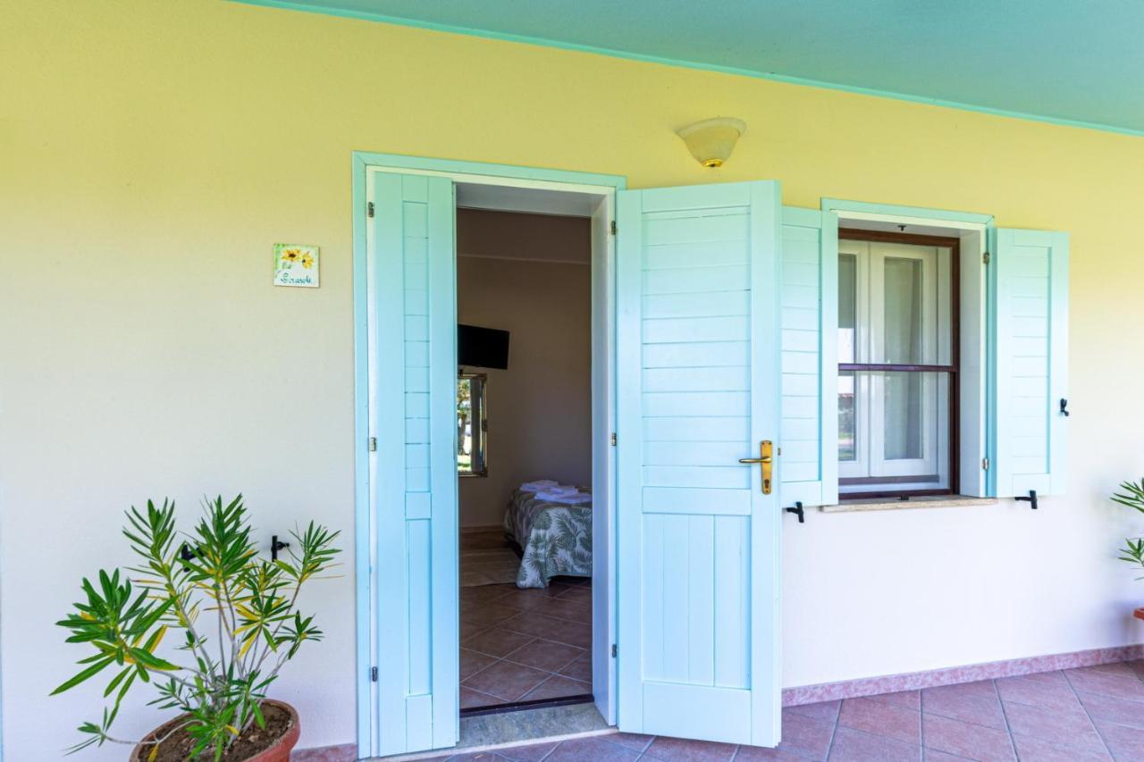 Agriturismo Is Cortillaris 까브라스 외부 사진