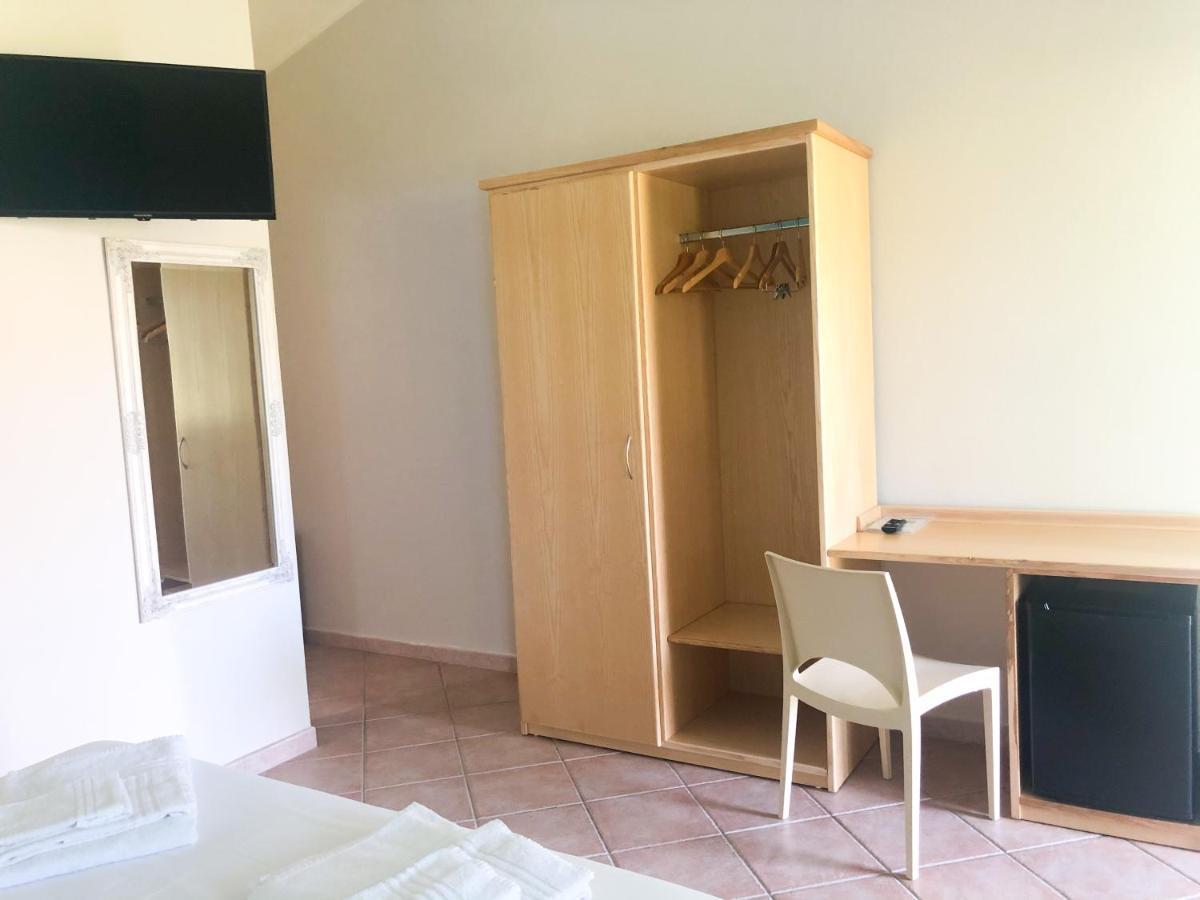 Agriturismo Is Cortillaris 까브라스 외부 사진