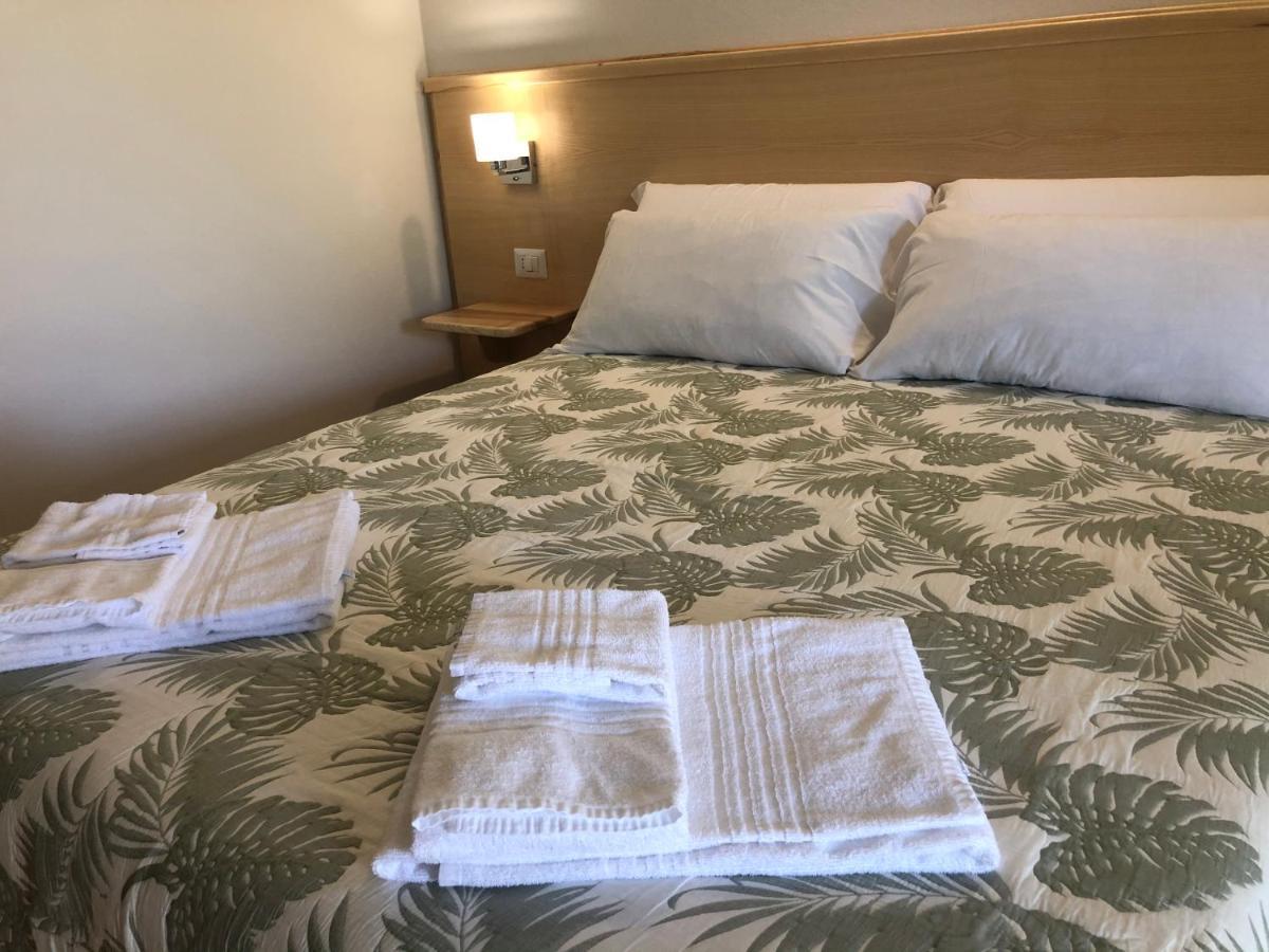 Agriturismo Is Cortillaris 까브라스 외부 사진