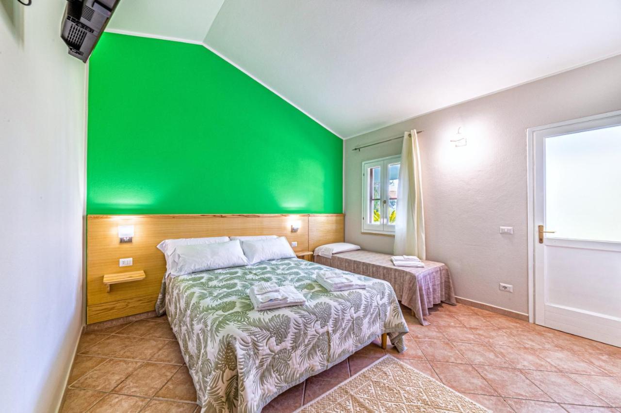 Agriturismo Is Cortillaris 까브라스 외부 사진