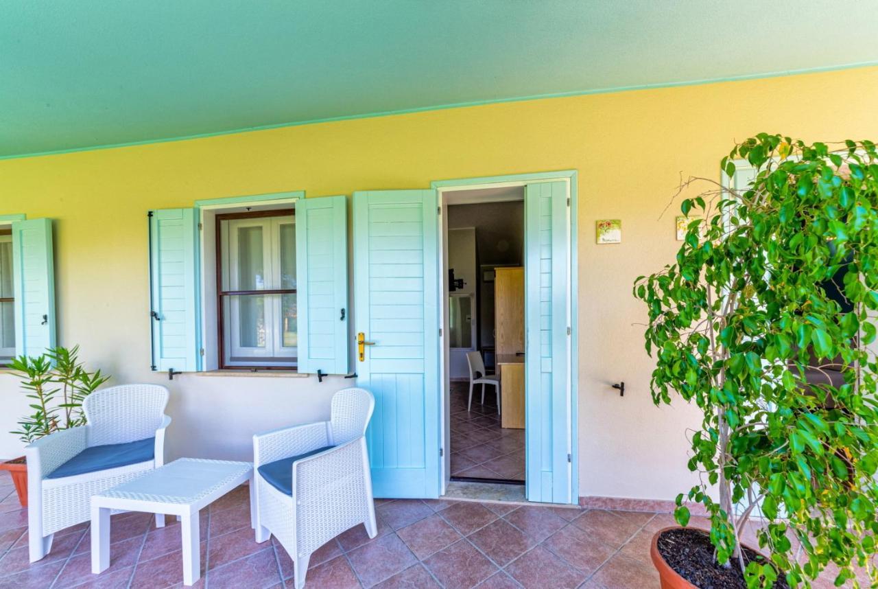 Agriturismo Is Cortillaris 까브라스 외부 사진