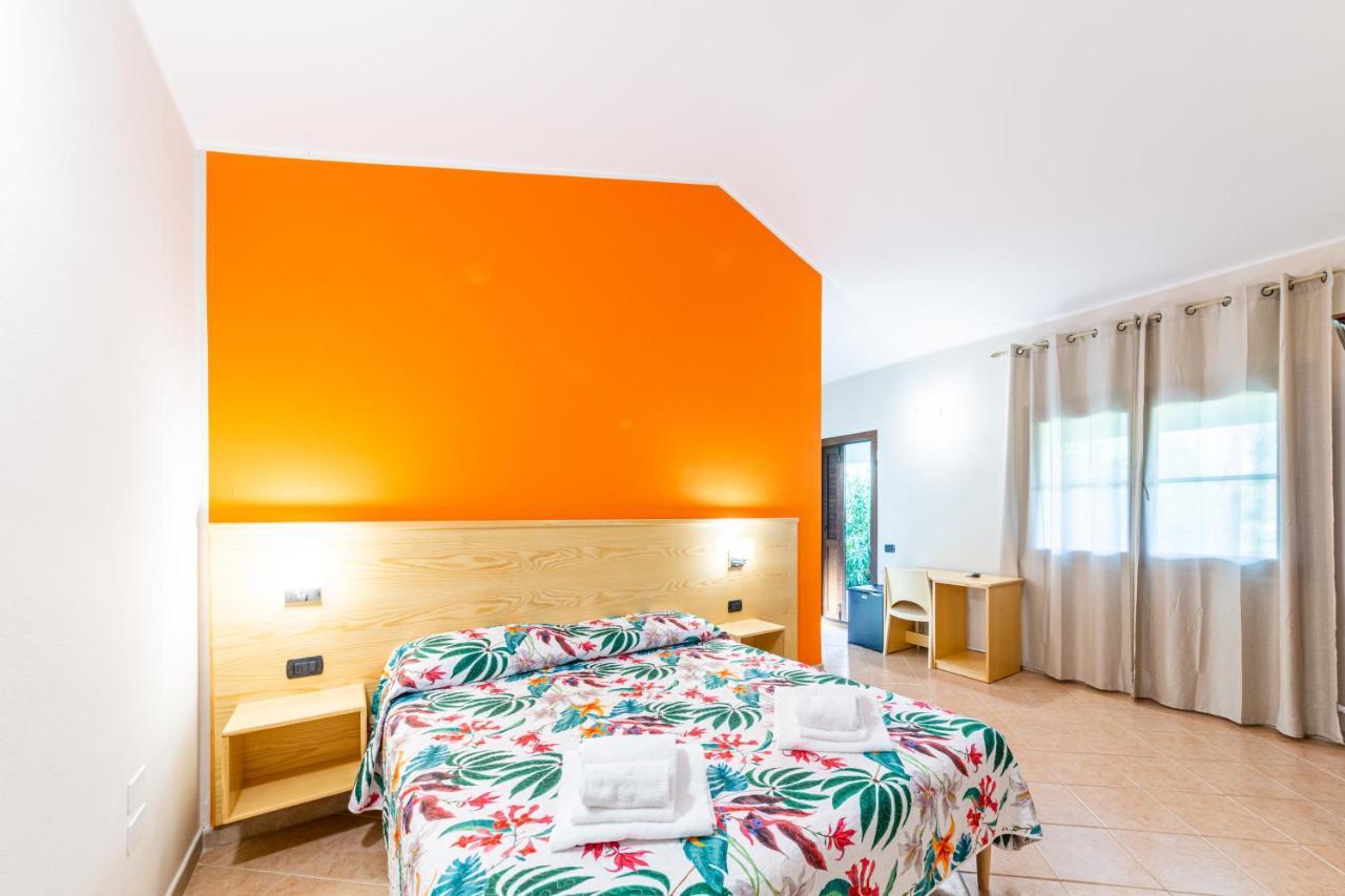 Agriturismo Is Cortillaris 까브라스 외부 사진